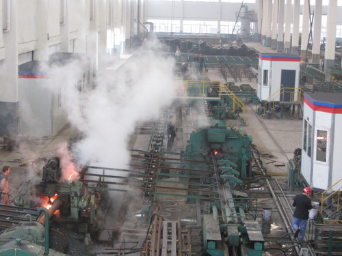 东莞无缝钢管厂家生产车间